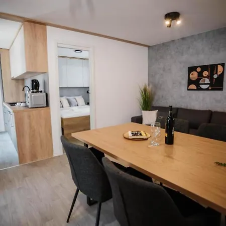 Σπίτι διακοπών Lux Mobile Homes - Two Bedroom With Private Hot Tub Maris
