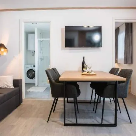 Сasa de vacaciones Lux Mobile Homes - Two Bedroom With Private Hot Tub Maris *