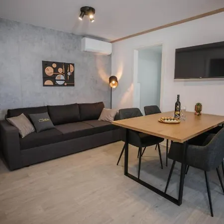 Lux Mobile Homes - Two Bedroom With Private Hot Tub Maris *