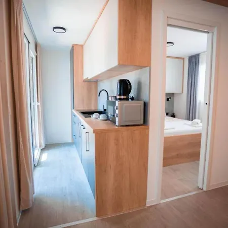 Сasa de vacaciones Lux Mobile Homes - Two Bedroom With Private Hot Tub Maris Vodice
