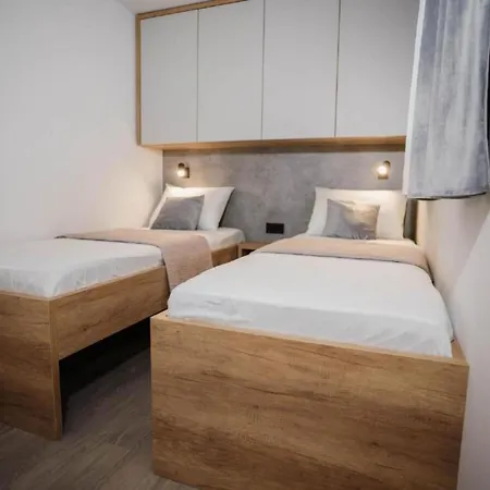 Lux Mobile Homes - Two Bedroom With Private Hot Tub Maris Βόντιτσε